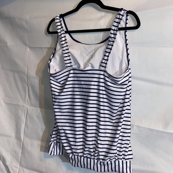 Trendy Stripe Tankini set - Picture 2 of 4